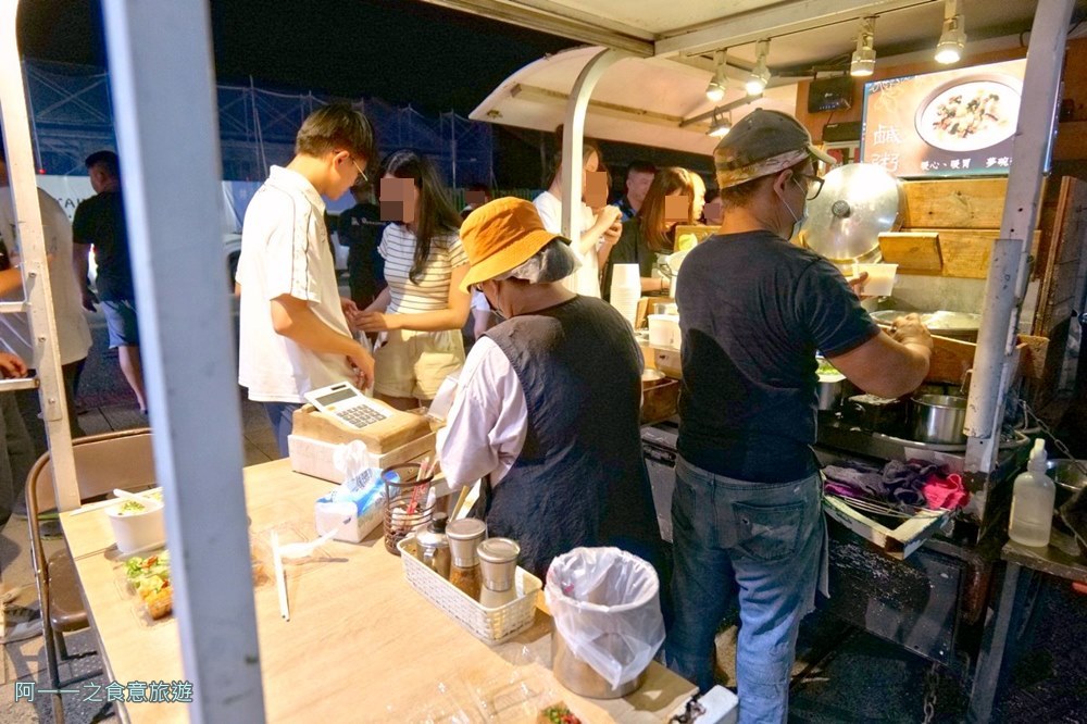 夢碗粥.台東宵夜餐車美食 老闆