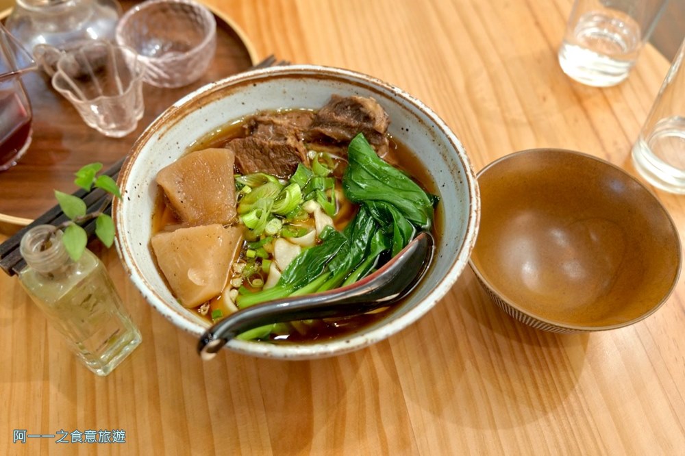 浮生避難所.科技大樓站美食.老宅咖啡廳 牛肉麵