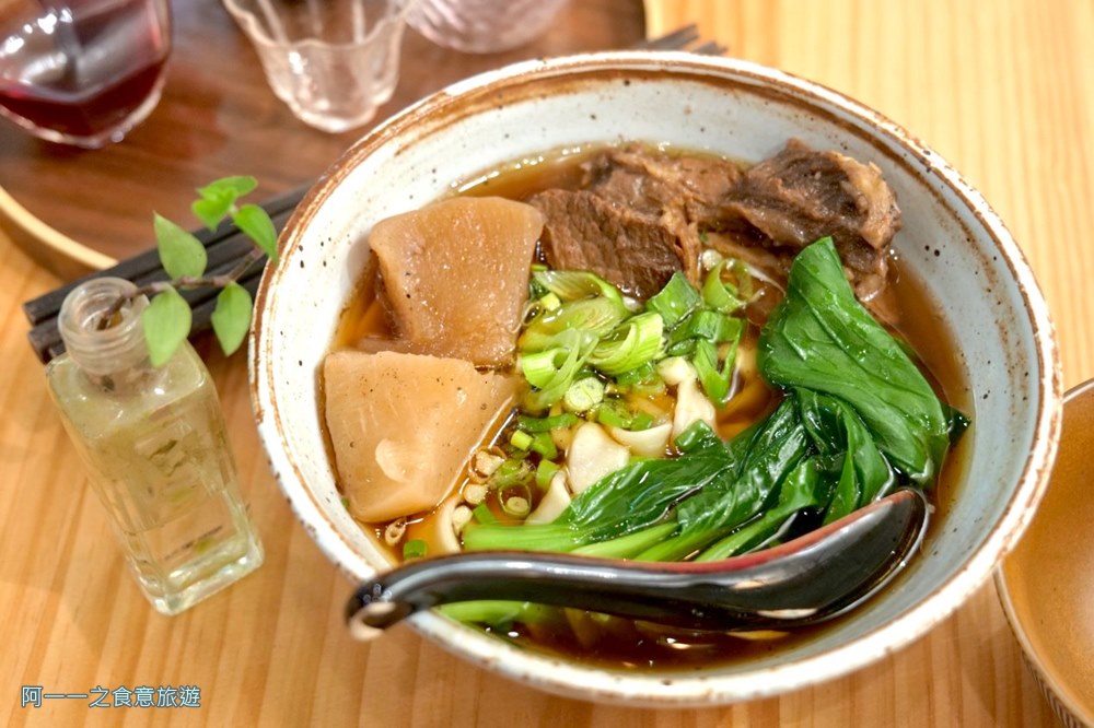 浮生避難所.科技大樓站美食.老宅咖啡廳 牛肉麵