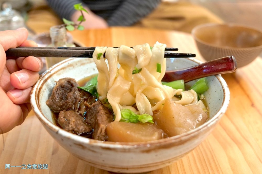 浮生避難所.科技大樓站美食.老宅咖啡廳 牛肉麵