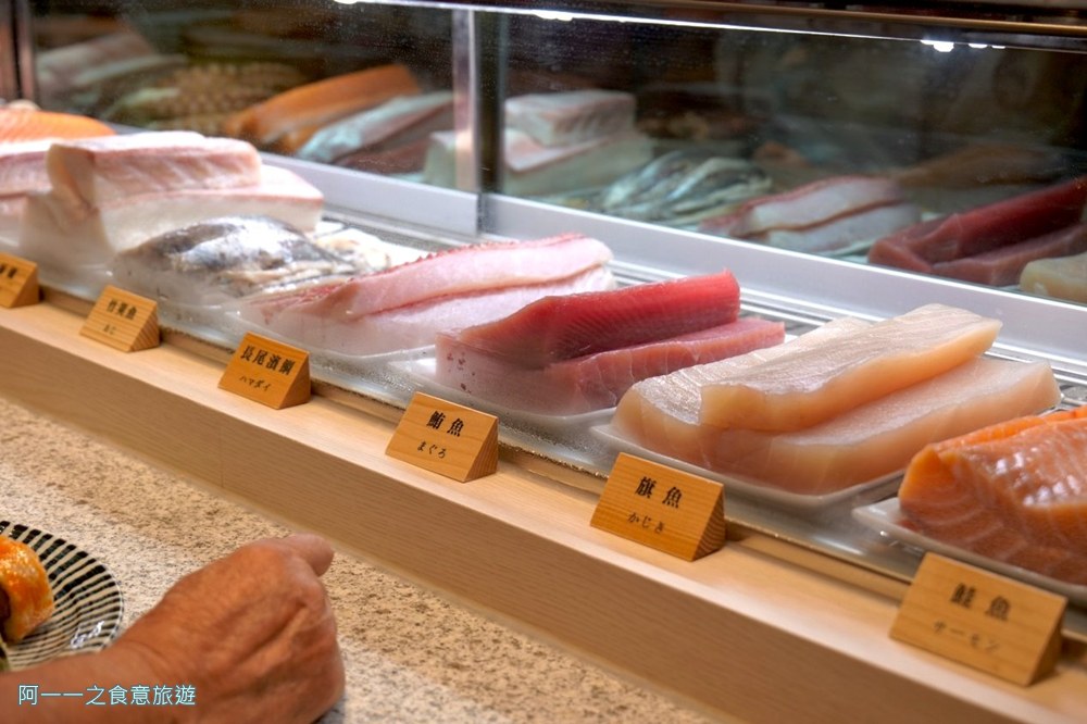 NAGOMI雅新光A8店.台北日本料理吃到飽.生魚片.握壽司.海鮮螃蟹