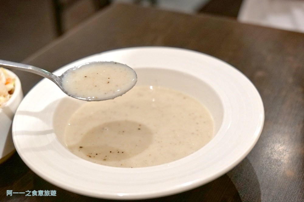 耶魯小鎮.高雄加拿大菜.三多商圈美食餐廳