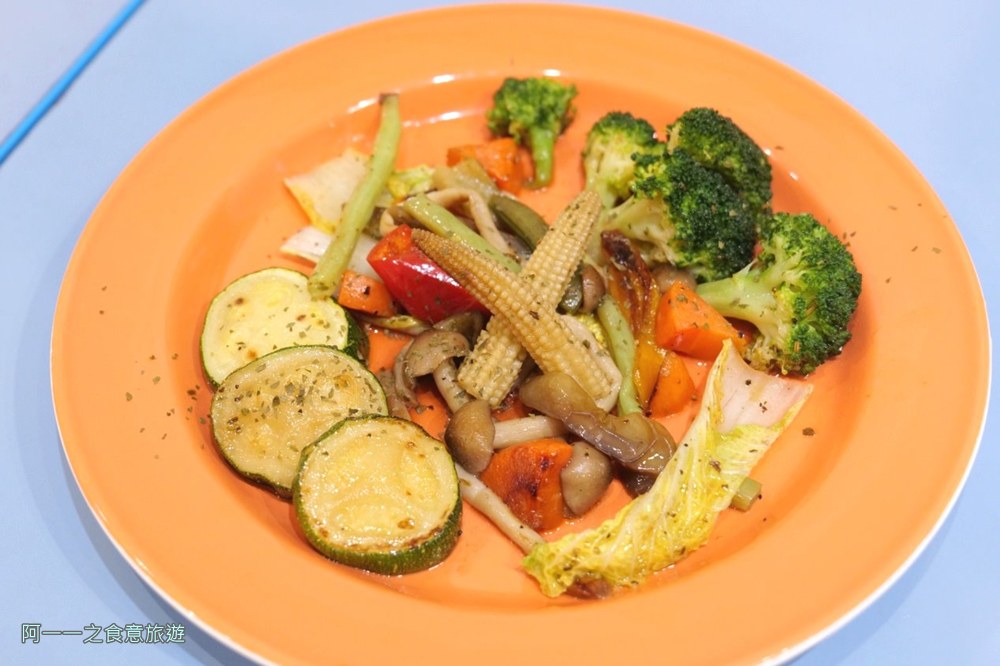 沙灘小酒館.墾丁船帆食美食.義大利麵