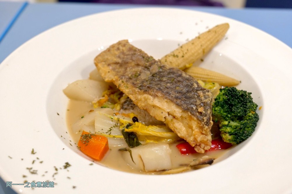 沙灘小酒館.墾丁船帆食美食.義大利麵