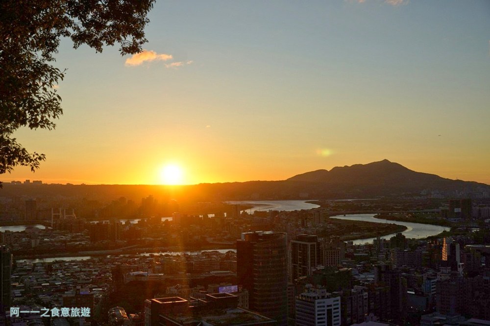 劍潭山親山步道.微風平台.台北步道推薦 夕陽