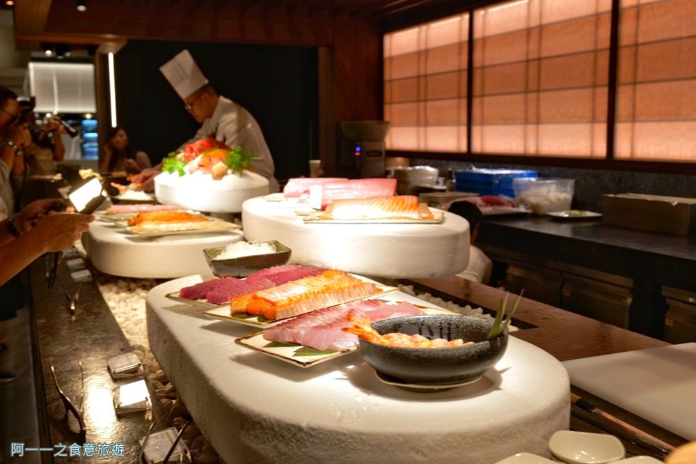 寒舍艾美酒店探索廚房.台北龍蝦吃到飽.帝王蟹.海鮮