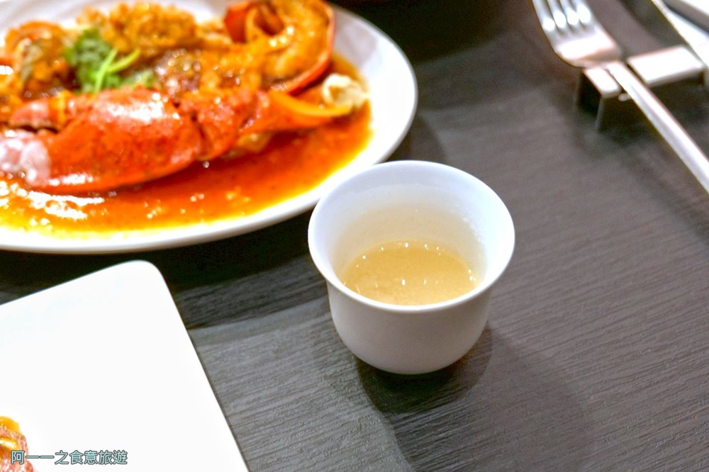 寒舍艾美酒店探索廚房.台北龍蝦吃到飽.帝王蟹.海鮮