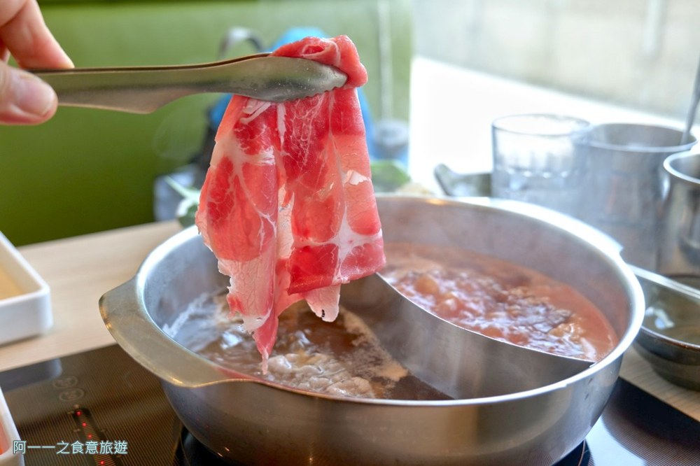 涮乃葉統一時代市府店.台北信義區火鍋吃到飽