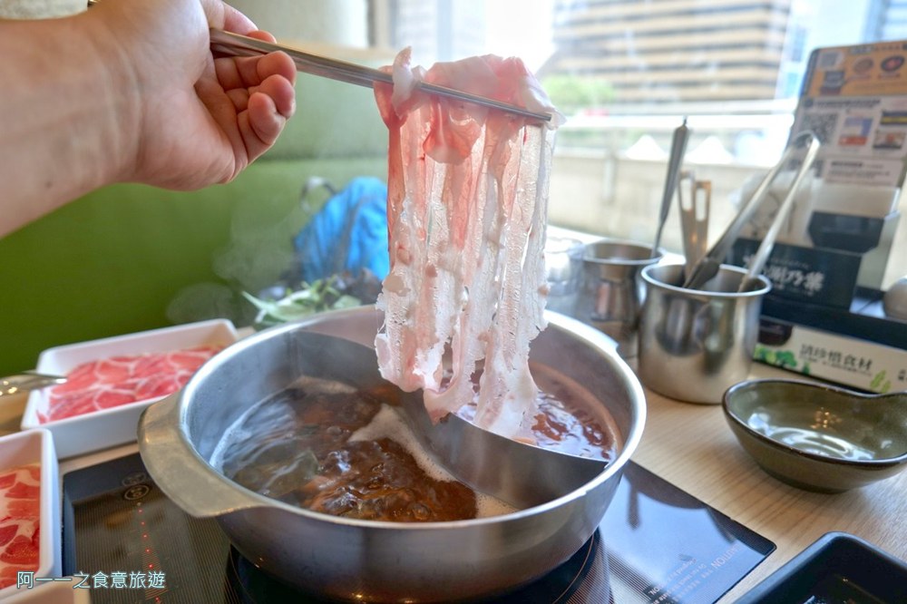 涮乃葉統一時代市府店.台北信義區火鍋吃到飽