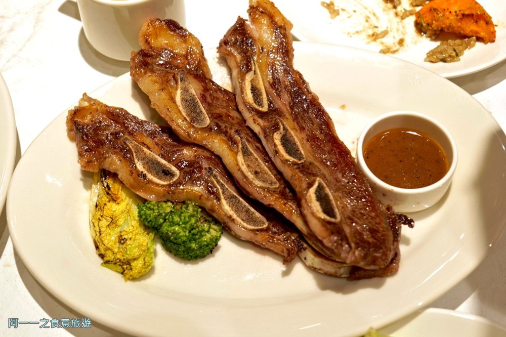 朵頤牛排台北新光站前店.台北車站吃到飽.牛排.龍蝦.聚餐